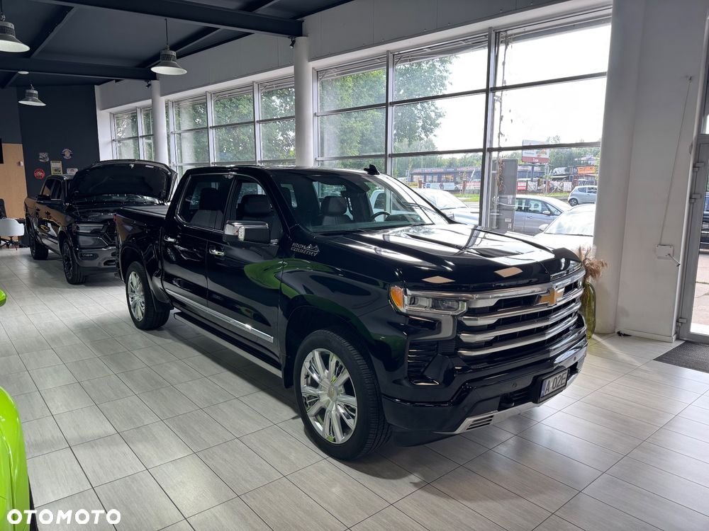 Chevrolet Silverado - 26