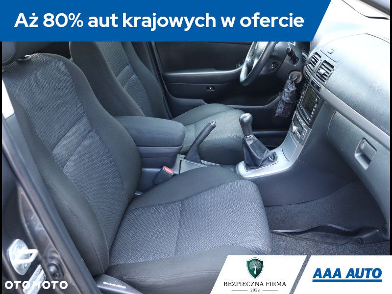 Toyota Avensis - 10