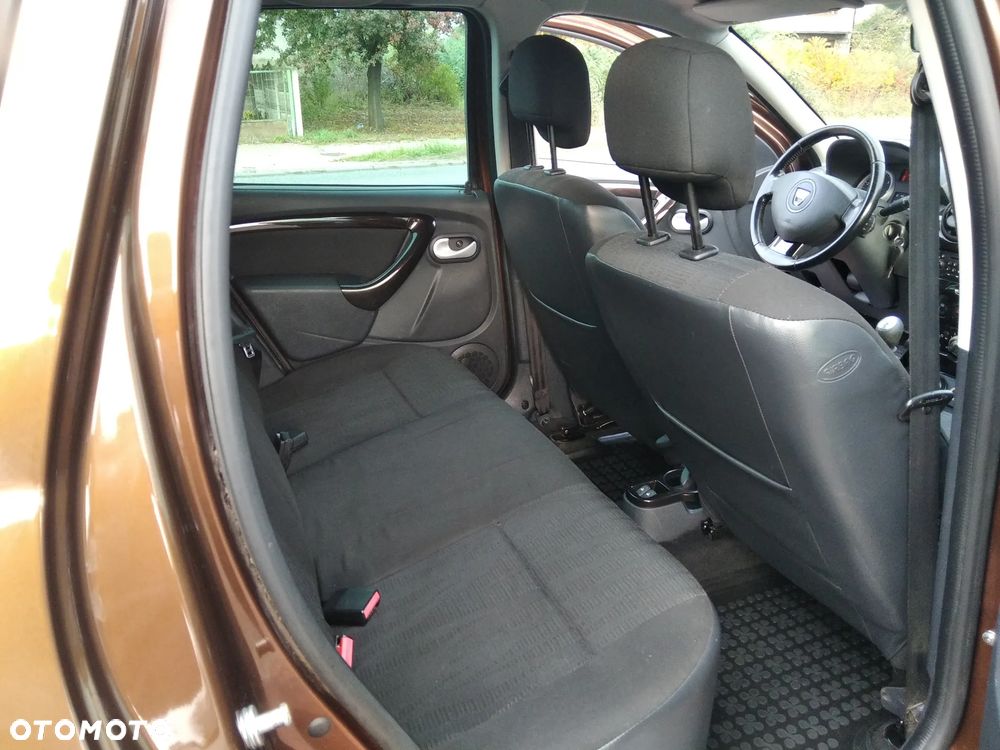 Dacia Duster 1.6 Laureate 4x4 - 12