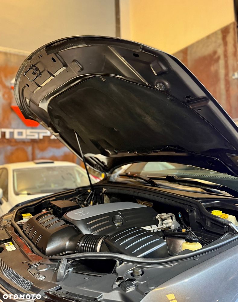 Jeep Grand Cherokee 5.7 V8 Overland Summit EU6 - 18