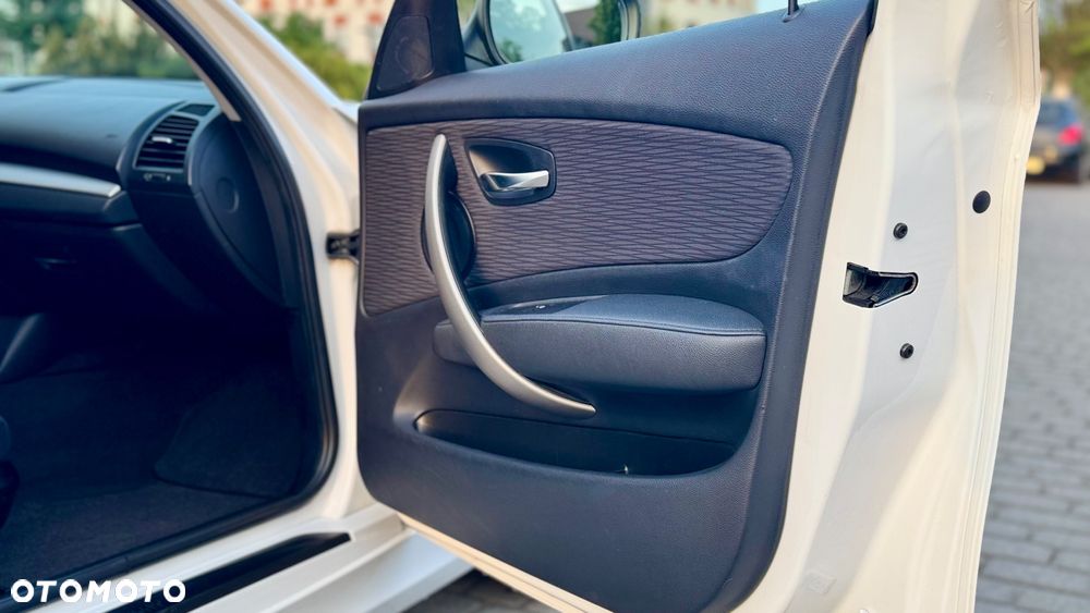 BMW Seria 1 116i - 17
