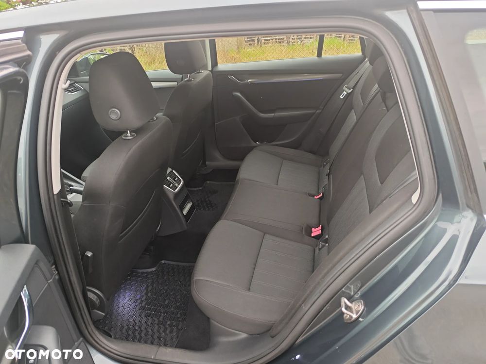 Skoda Octavia ver-2-0-tdi-edition-dsg - 15