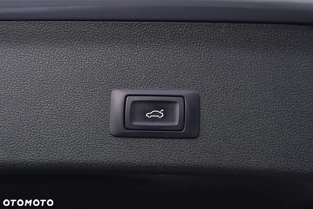 Audi A4 Avant 2.0 TDI quattro sport - 40