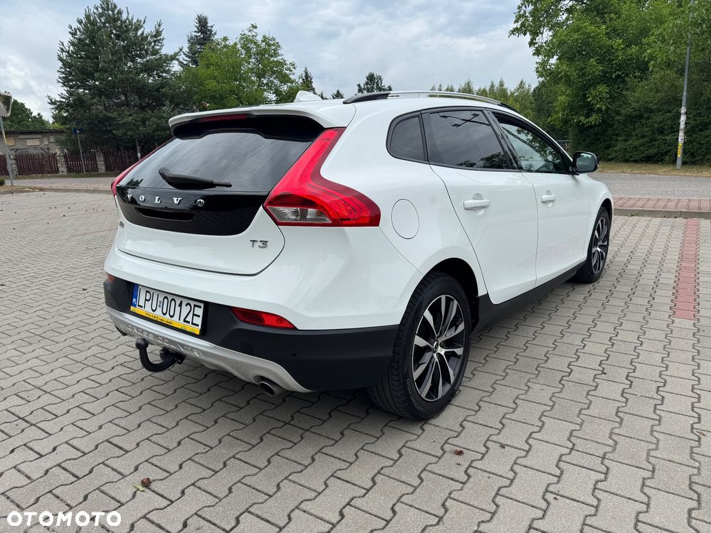 Volvo V40 Cross Country T3 Drive-E Dynamic Edition - 4