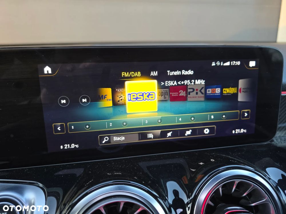 Mercedes-Benz GLB 200 d 4-Matic AMG Line 8G-DCT - 31