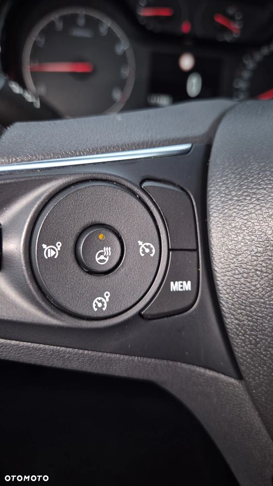 Opel Crossland X 1.2 T Design Line S&S - 15