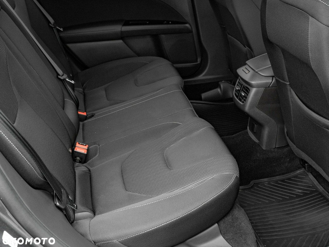 Ford Mondeo - 29