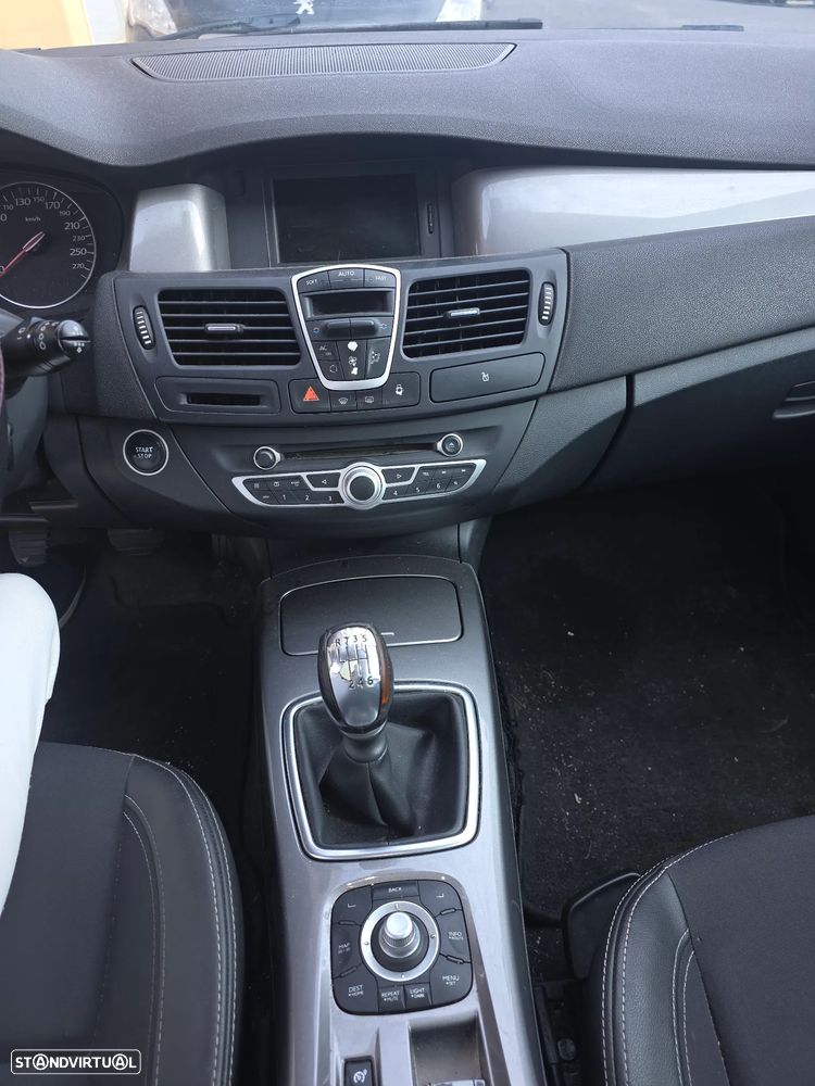 Renault Laguna Break 2.0 dCi Dynamique S 4control - 11