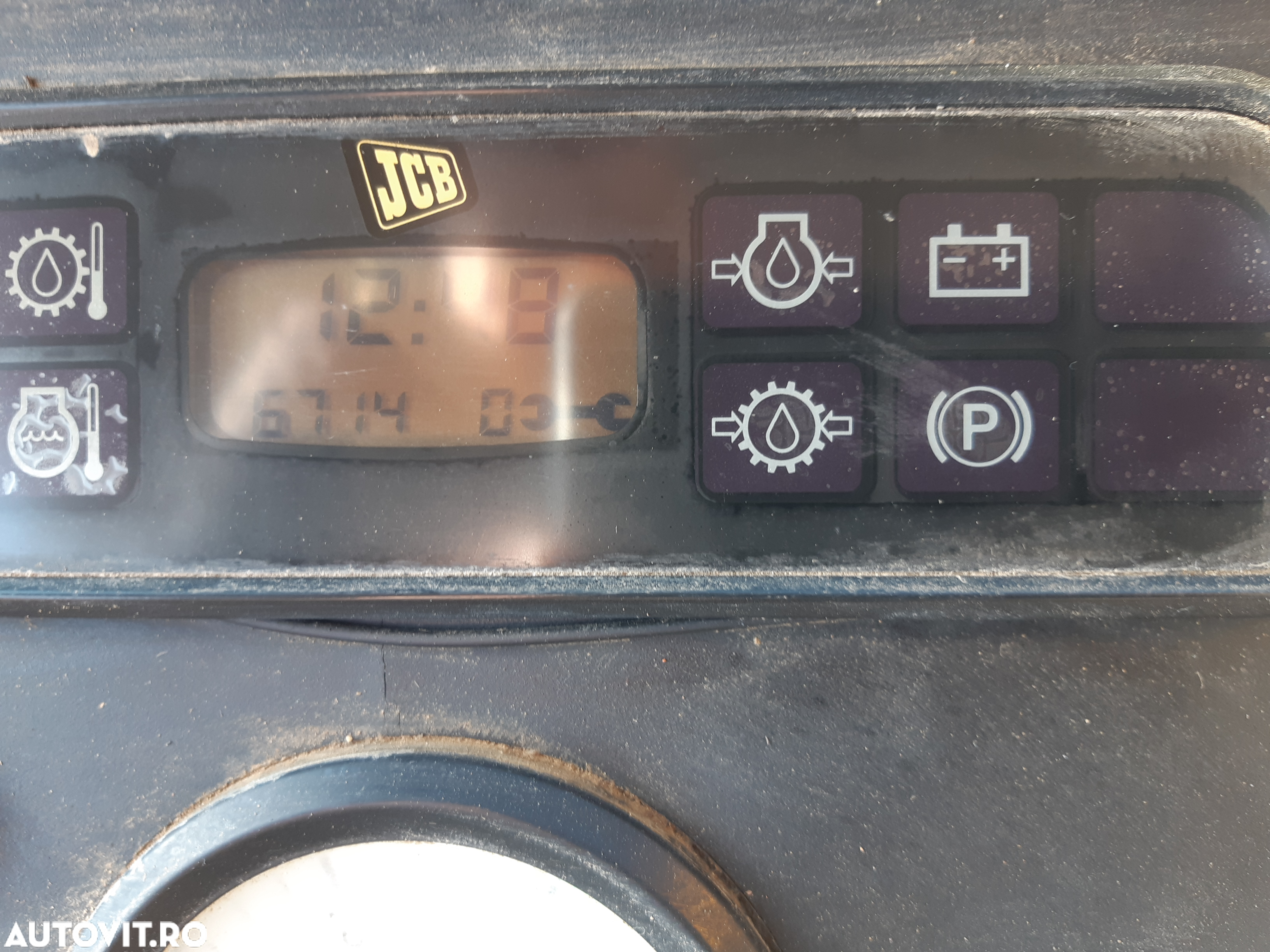 JCB 4CX - 13