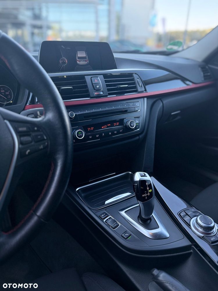 BMW Seria 3 318d Sport Line - 9