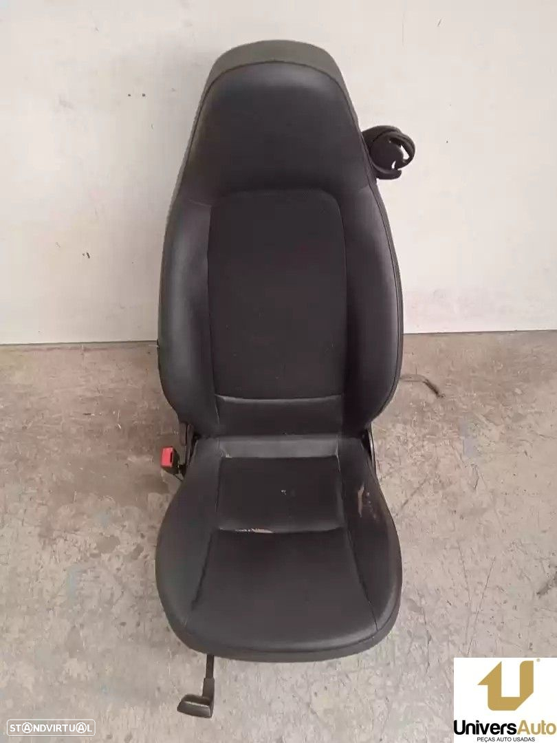 BANCO FRONTAL ESQUERDO SMART FORTWO COUPÉ 2015 - - 2
