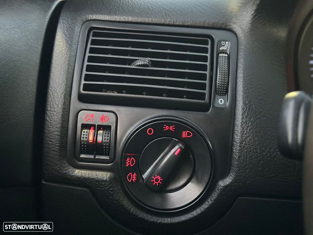 VW Golf 1.6i Confortline AC - 19