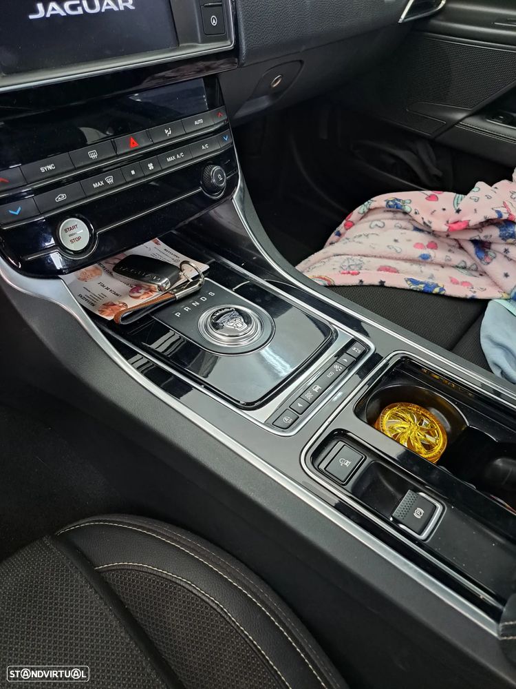Jaguar XE 2.0 D R-Sport Aut. - 14