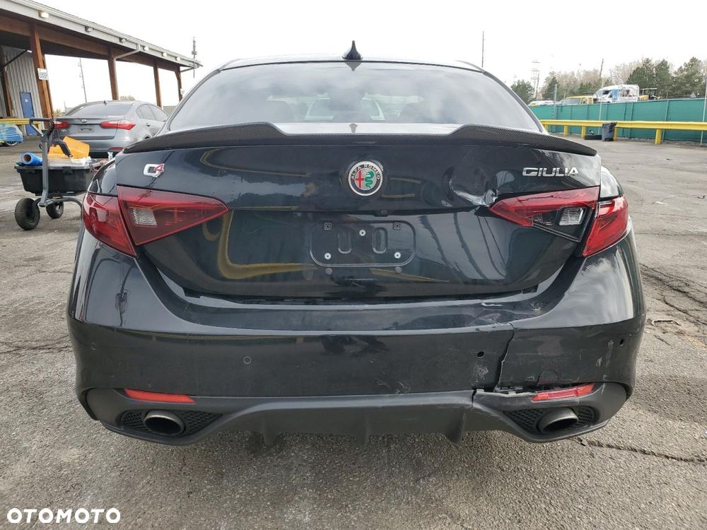 Alfa Romeo Giulia - 6