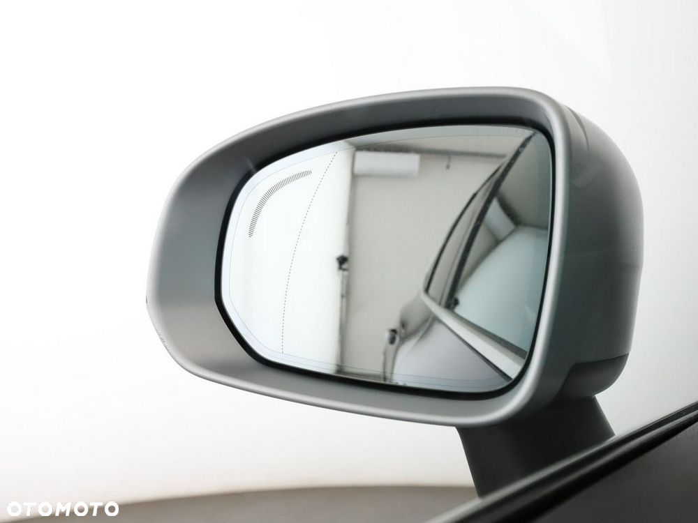 Volvo XC 60 D4 R-Design - 36