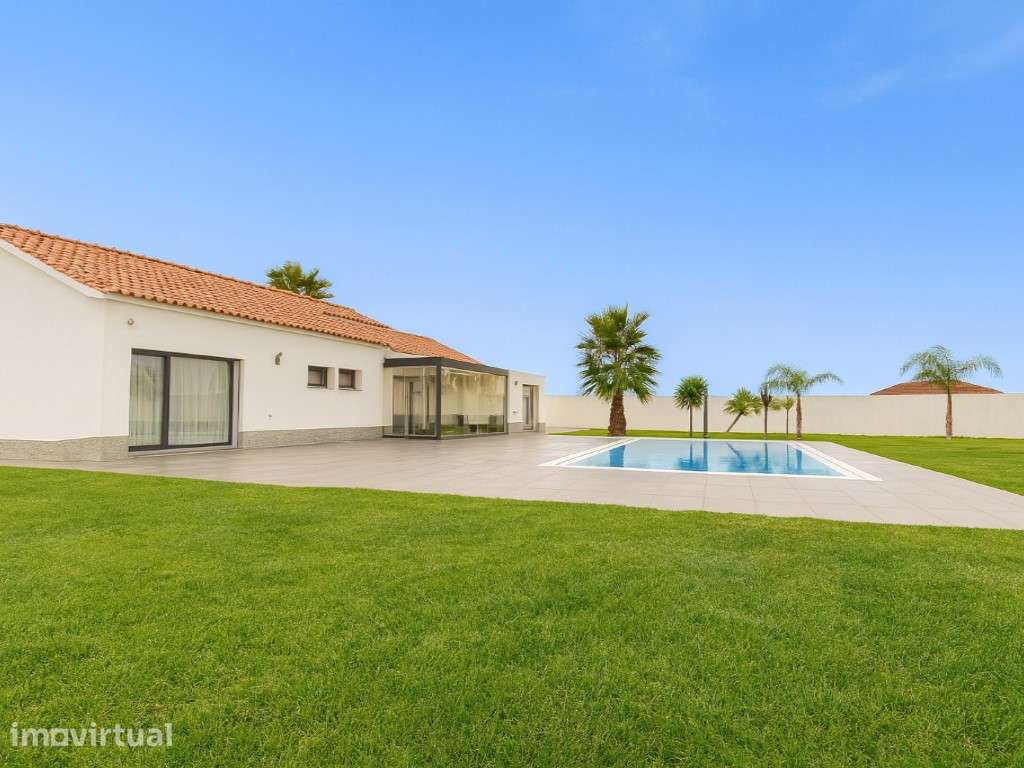 Exclusiva Moradia Térrea T3 | 2.000 m² | Piscina Aquecida | Anexo C... - Grande imagem: 3/31