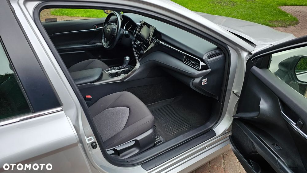 Toyota Camry 2.5 Hybrid Comfort CVT - 21
