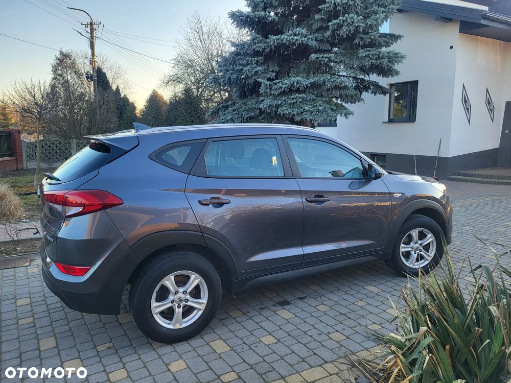 Hyundai Tucson 1.6 GDI BlueDrive Style 2WD - 25