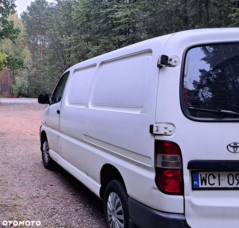 Toyota Hiace - 2