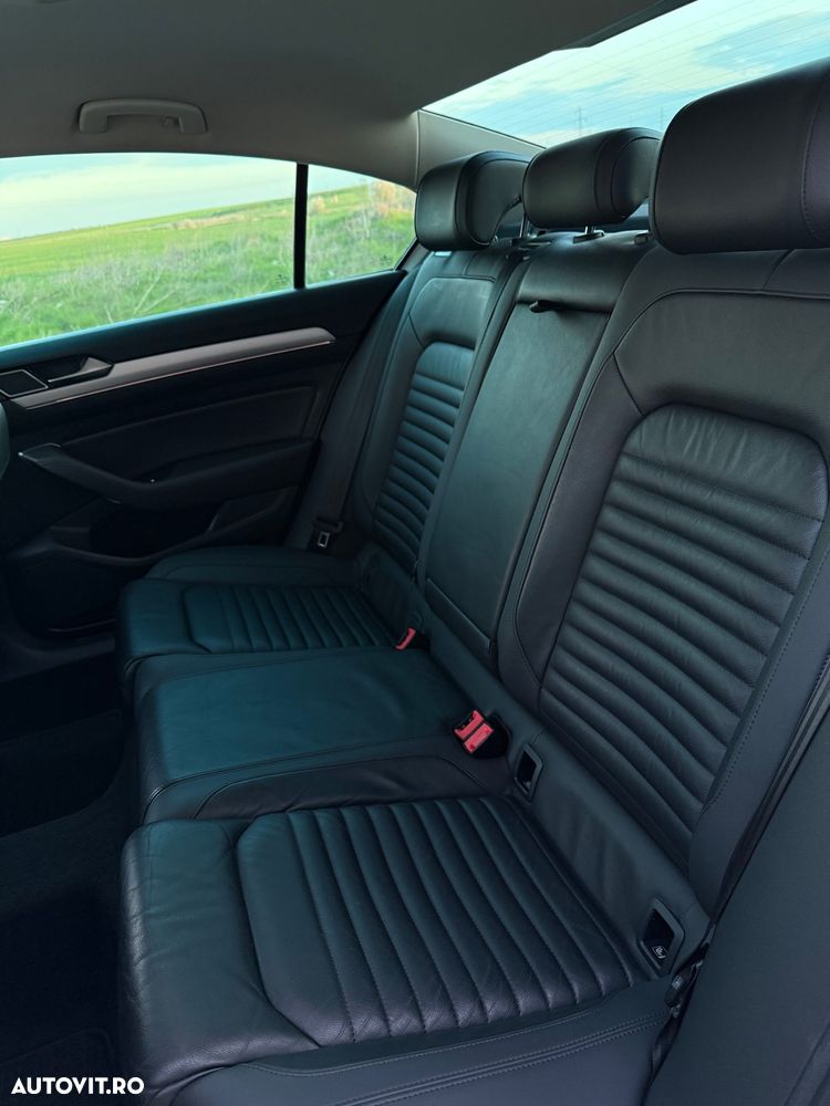 Volkswagen Passat 2.0 TDI Trendline - 17