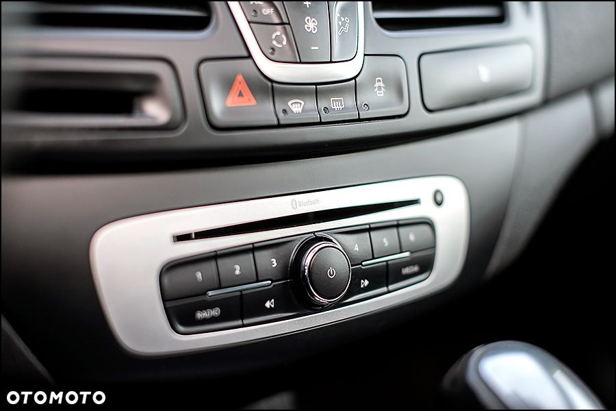 Renault Laguna dCi 175 FAP Initiale - 25