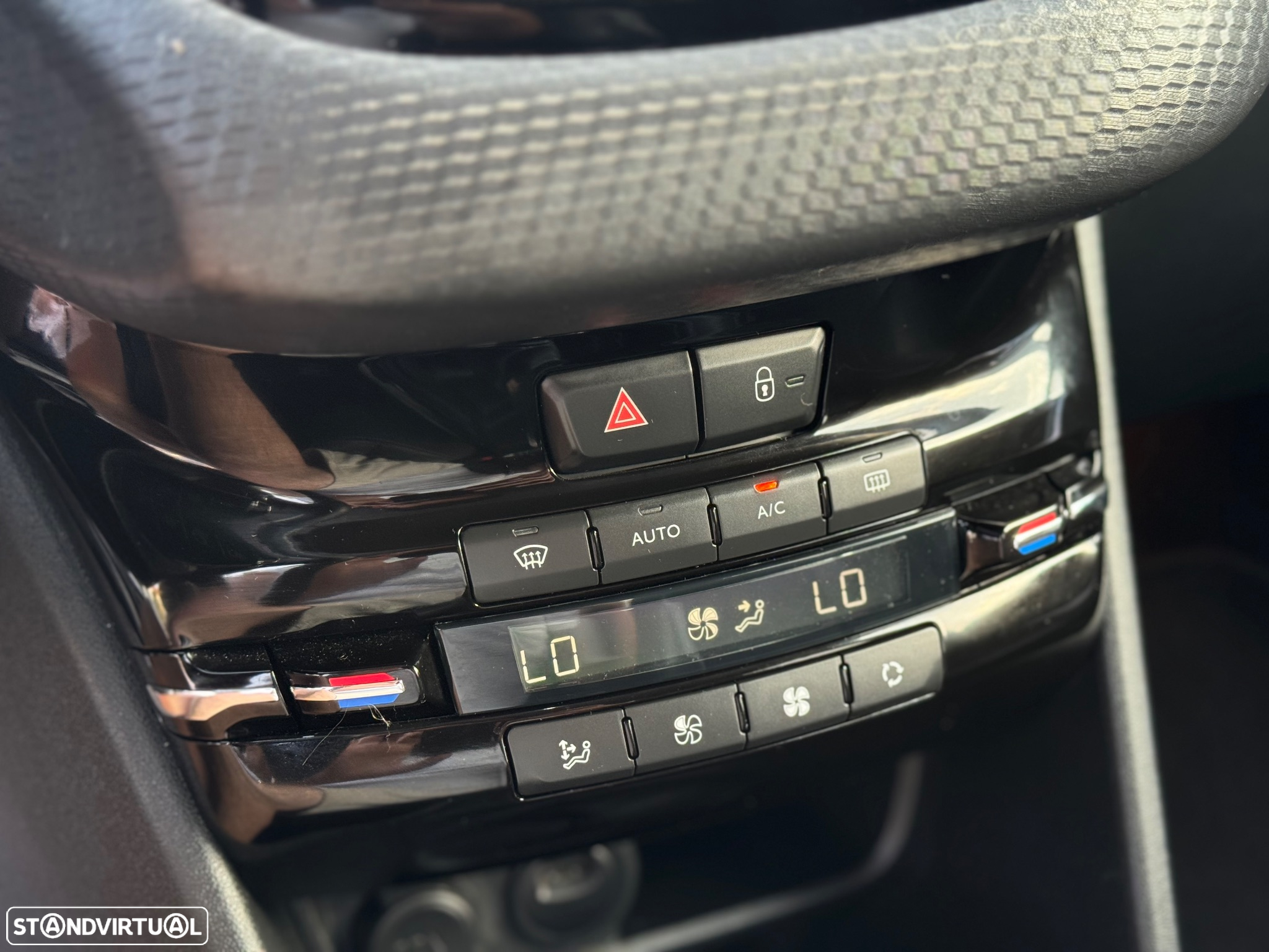 Peugeot 2008 1.2 PureTech Allure - 16