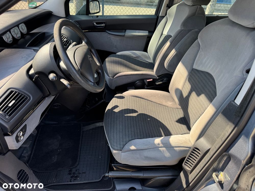 Citroën C8 2.0 16V Confort - 21