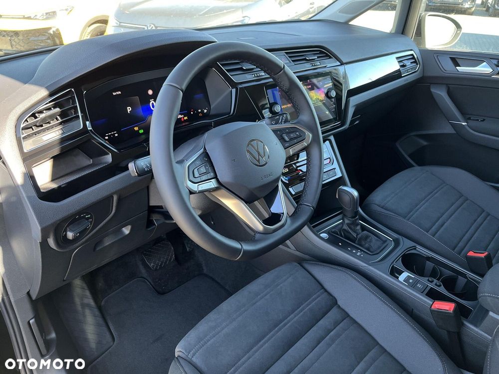 Volkswagen Touran - 19