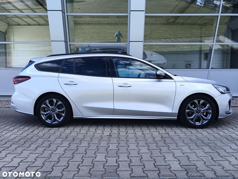 Ford Focus 1.0 EcoBoost mHEV ST-Line X - 6