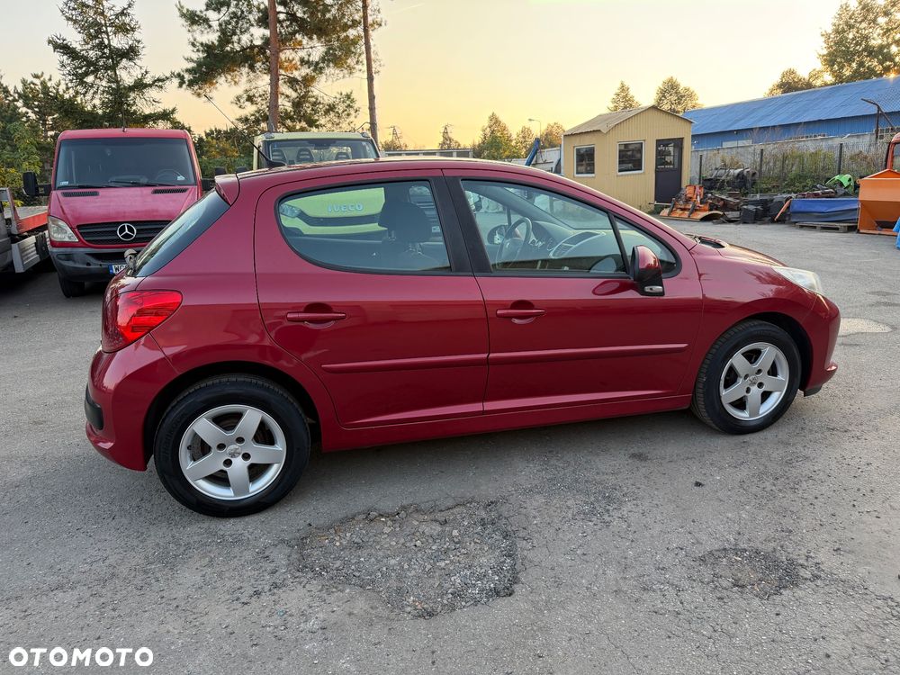 Peugeot 207 - 10