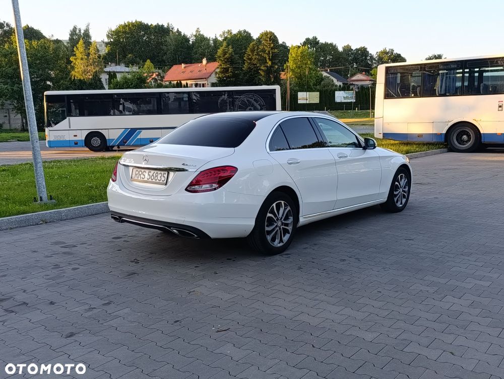 Mercedes-Benz Klasa C 300 9G-TRONIC - 6