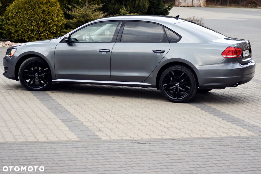Volkswagen Passat - 12