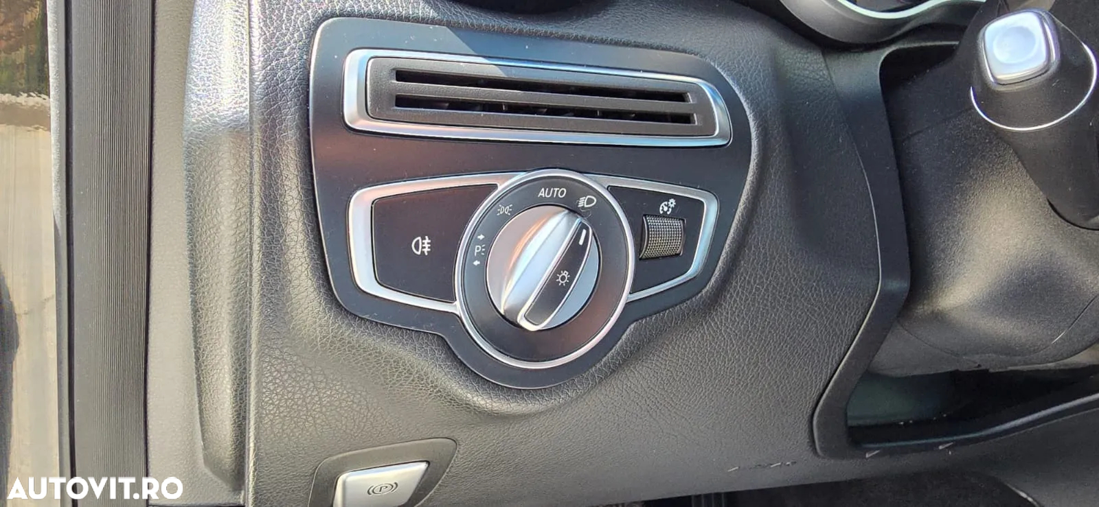Mercedes-Benz C 220 d 4Matic T 9G-TRONIC AMG Line - 13