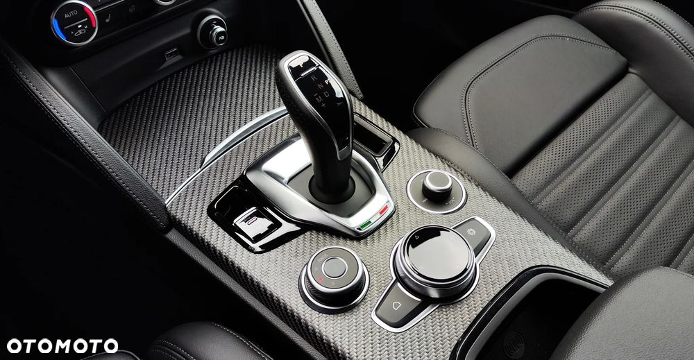 Alfa Romeo Stelvio V6 2.9 Bi-Turbo AT8-Q4 Quadrifoglio - 20