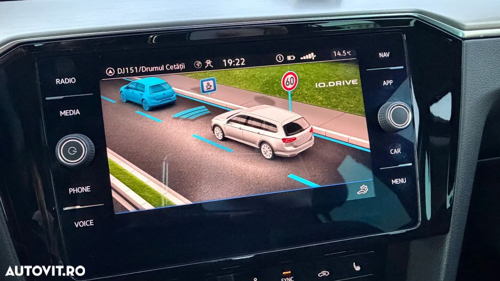 Volkswagen Passat 2.0 TDI DSG Highline - 26