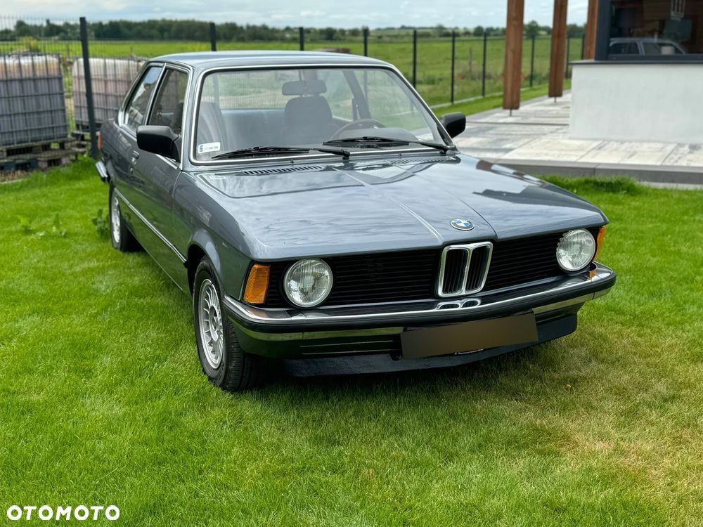 BMW Seria 3 318i - 1