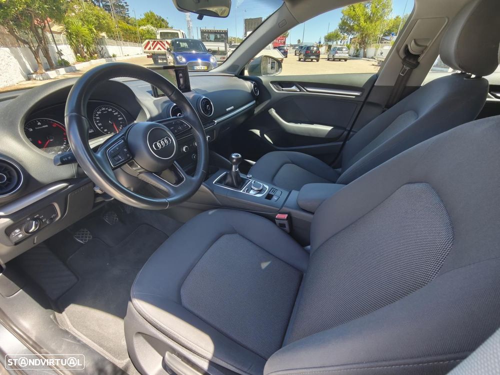 Audi A3 Sportback 1.6 TDI Design - 24