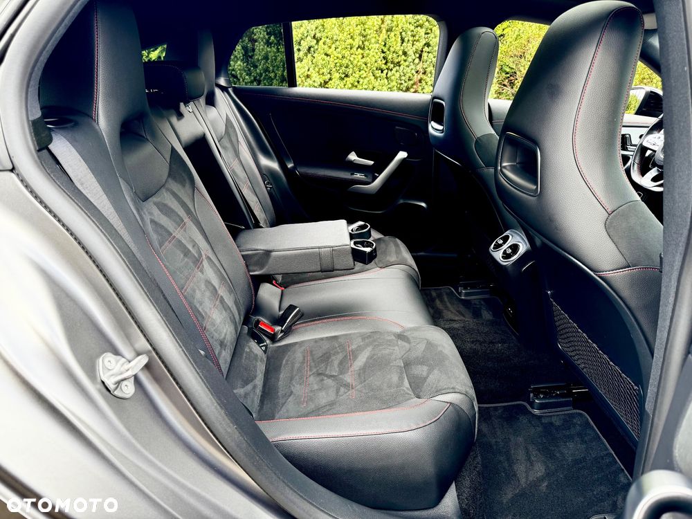 Mercedes-Benz CLA 200 d AMG Line 8G-DCT - 28