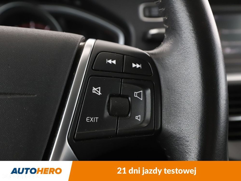 Volvo V40 - 23