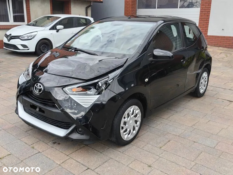 Toyota Aygo x.shift x-play connect - 4