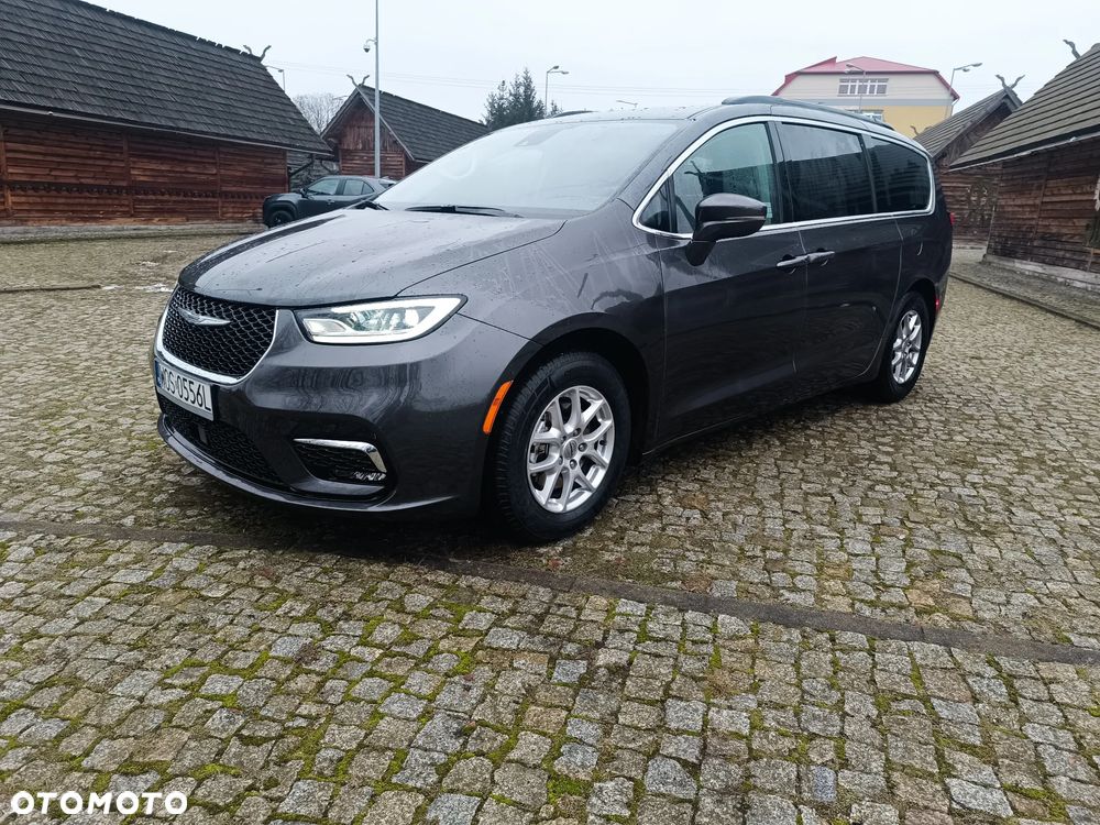 Chrysler Pacifica - 2