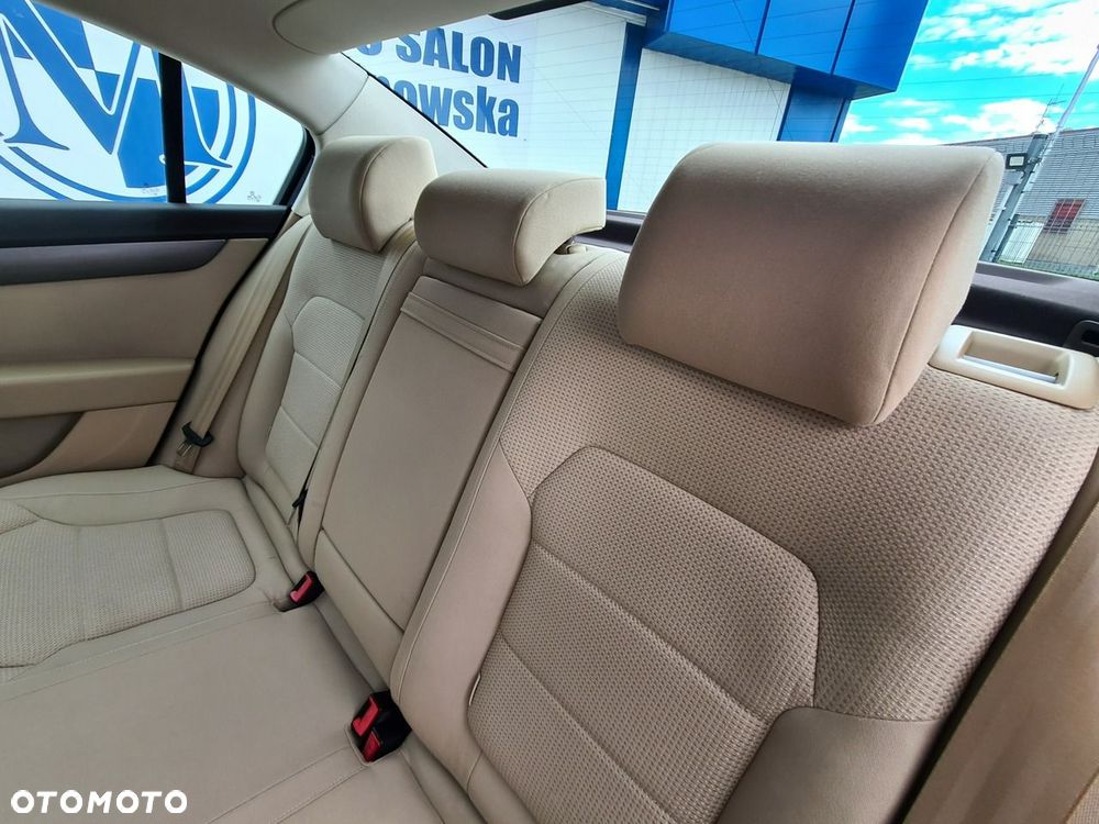 Volkswagen Passat 2.0 TDI Comfortline - 25