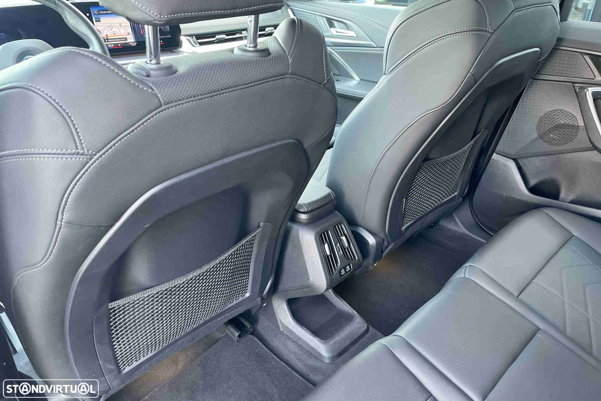 BMW iX1 - 13
