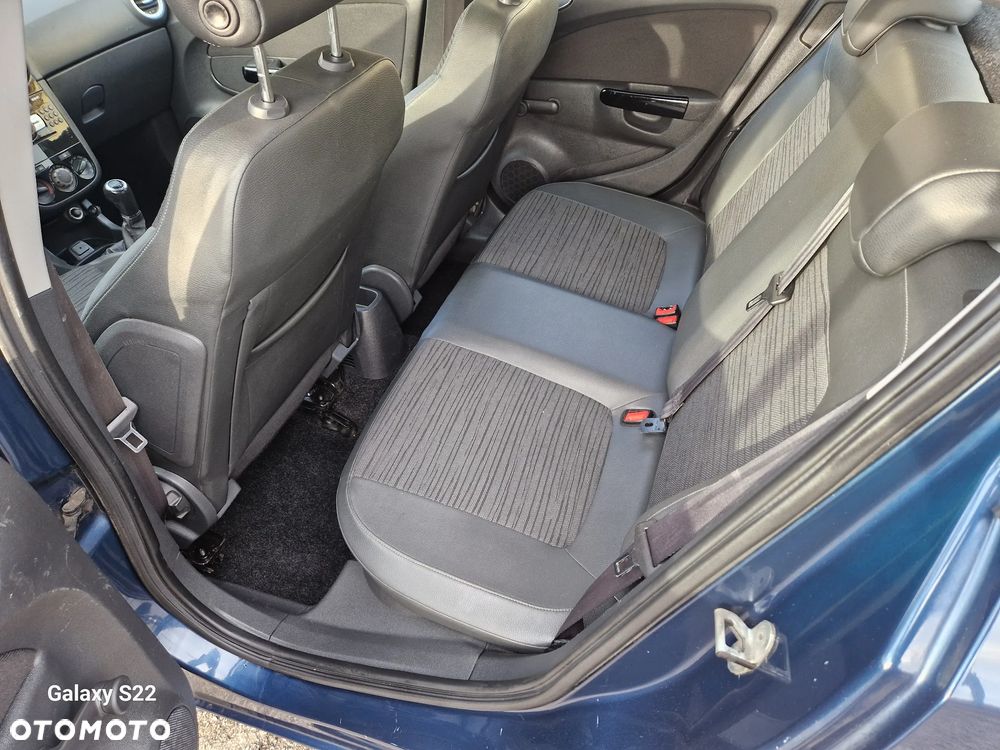 Opel Corsa 1.4 16V Active - 12