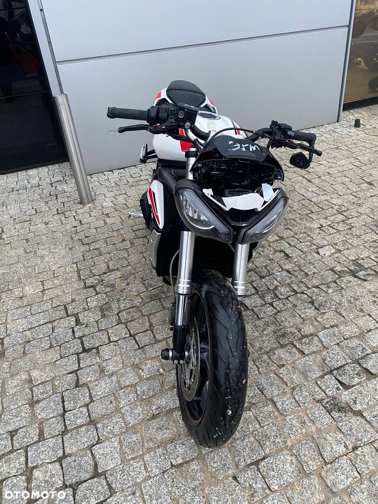 Triumph Street Triple - 2