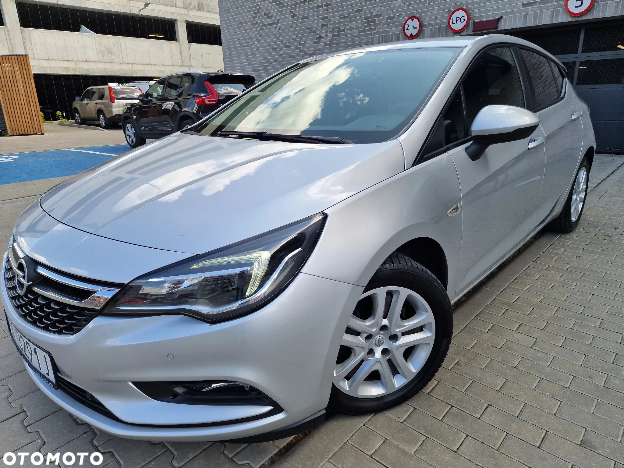 Opel Astra V 1.6 CDTI Essentia - 2