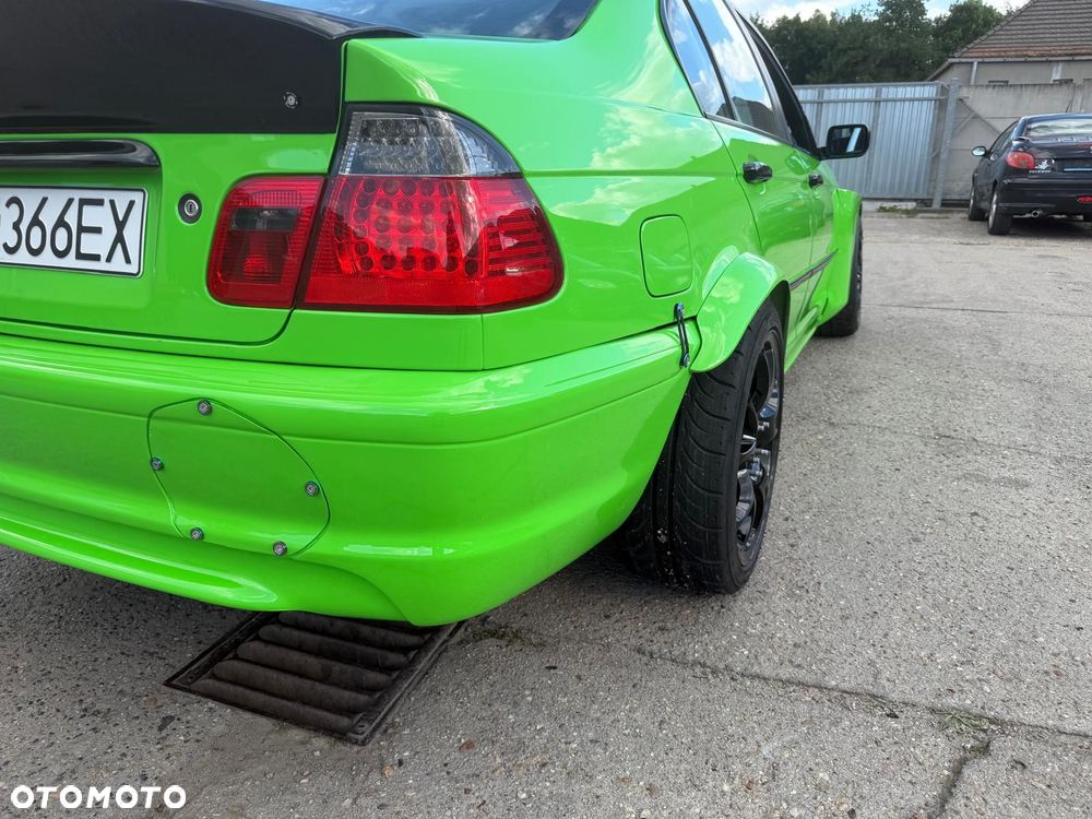 BMW Seria 3 330i - 11