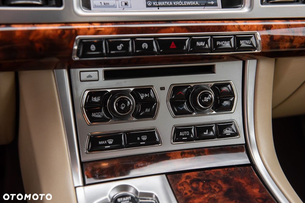Jaguar XF - 25