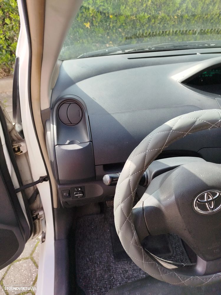 Toyota Yaris(NLP90) - 2