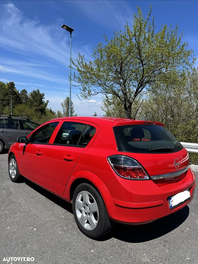Opel Astra 1.9 CDTI Cosmo - 4